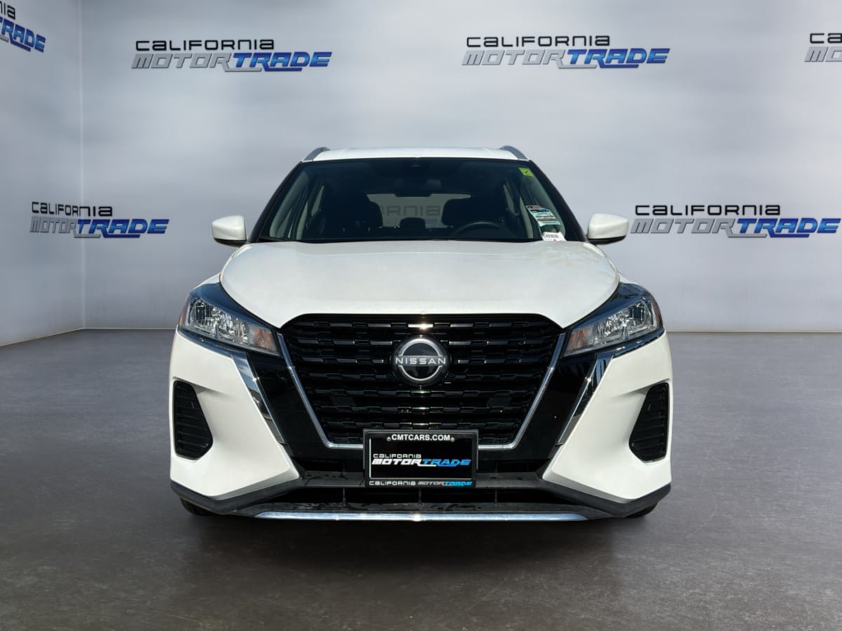 Used 2024 Nissan Kicks SV FWD image 2