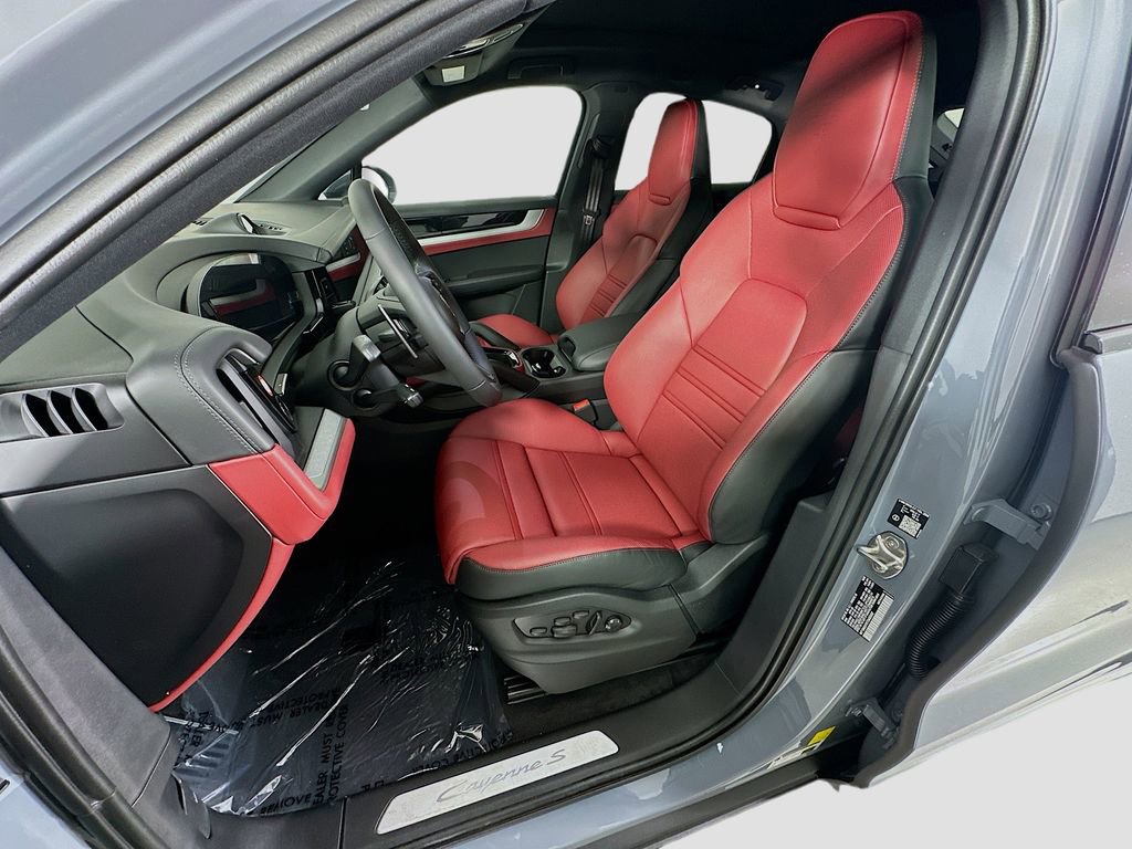 Certified 2026 Porsche Cayenne S image 5