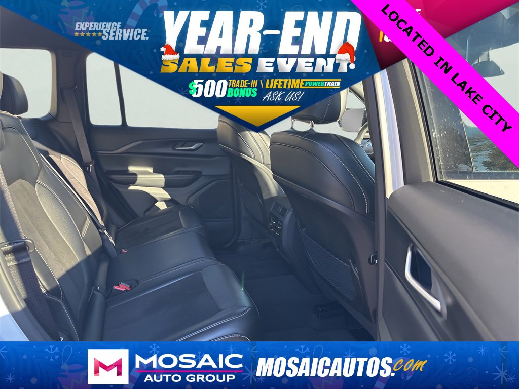 Used 2024 Jeep Grand Cherokee Altitude image 13