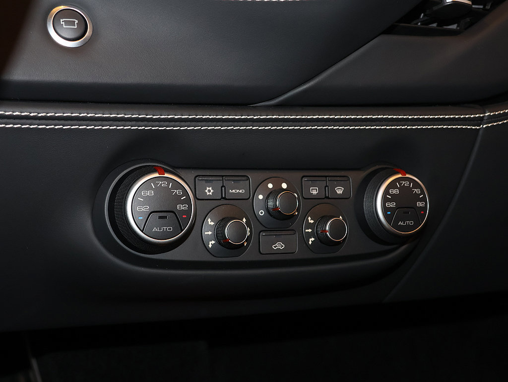Certified 2018 Ferrari 488 Spider RWD image 31