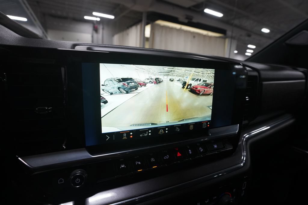 Used 2024 Chevrolet Silverado 1500 High Country w/ Technology Package AWD/4WD image 19
