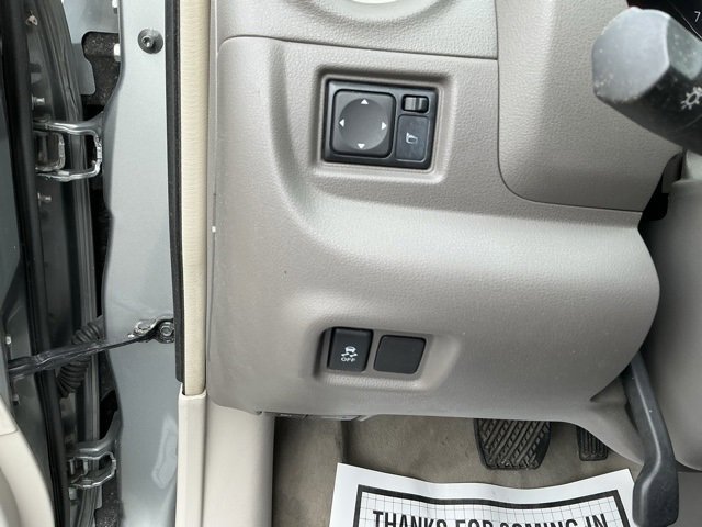 Used 2012 Nissan Versa SV image 21