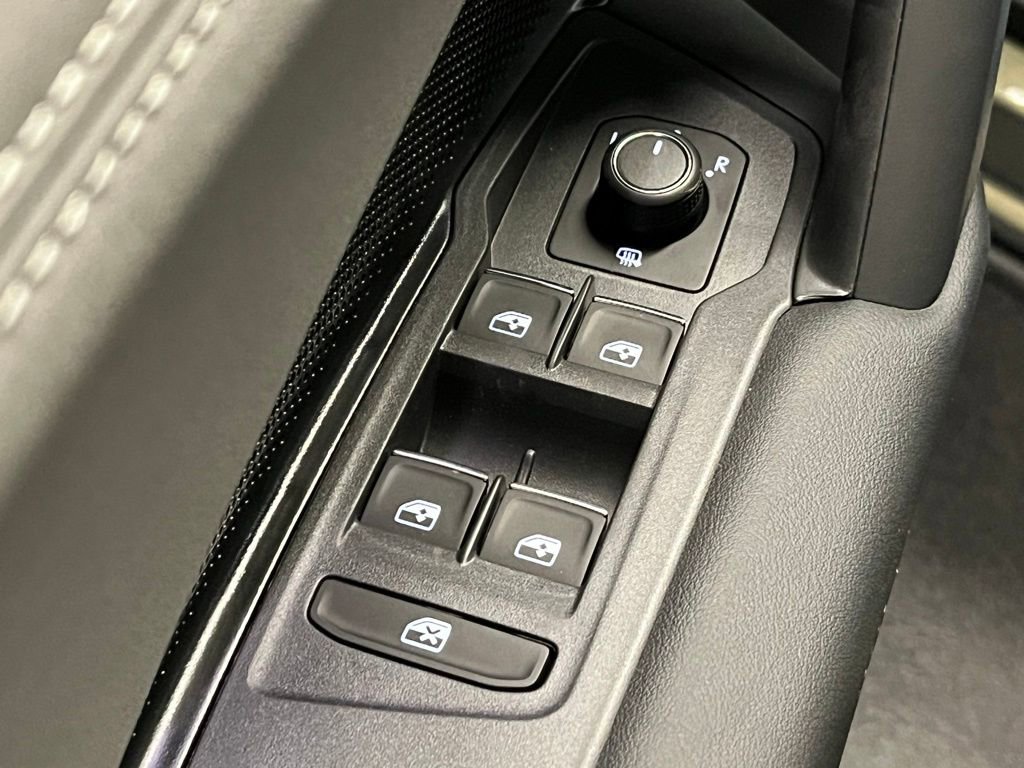 New 2026 Volkswagen Tiguan SE AWD/4WD image 18