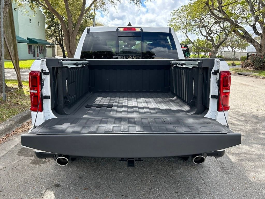 Used 2025 RAM 1500 Limited AWD/4WD image 32