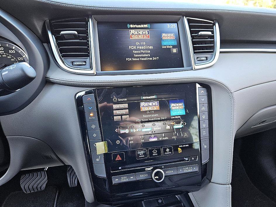 New 2025 INFINITI QX50 Luxe image 21