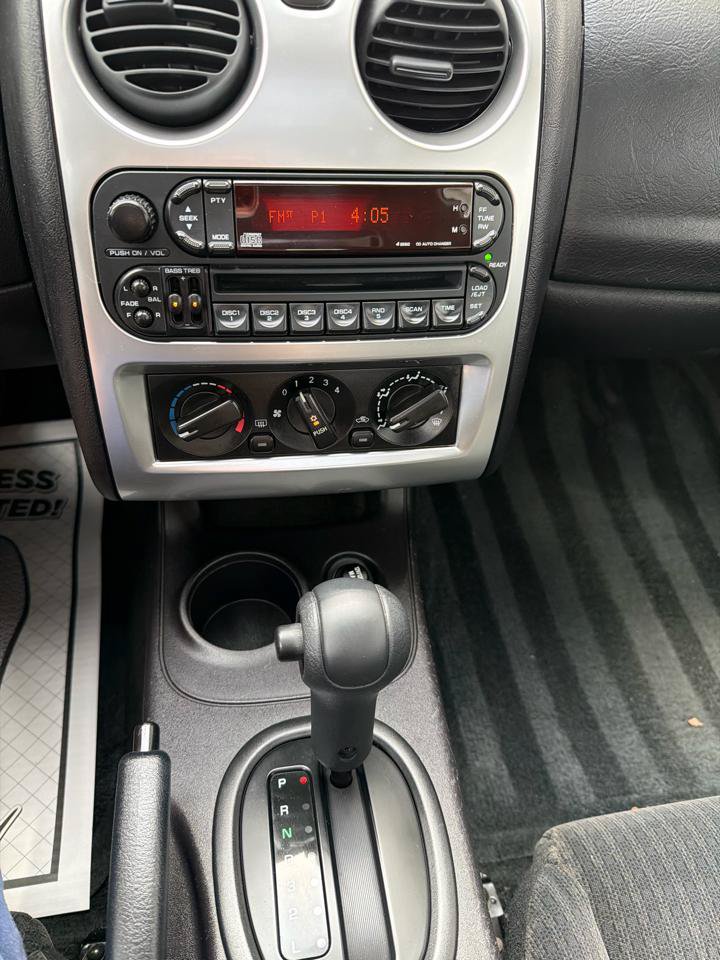 Used 2004 Dodge Stratus SXT FWD image 14