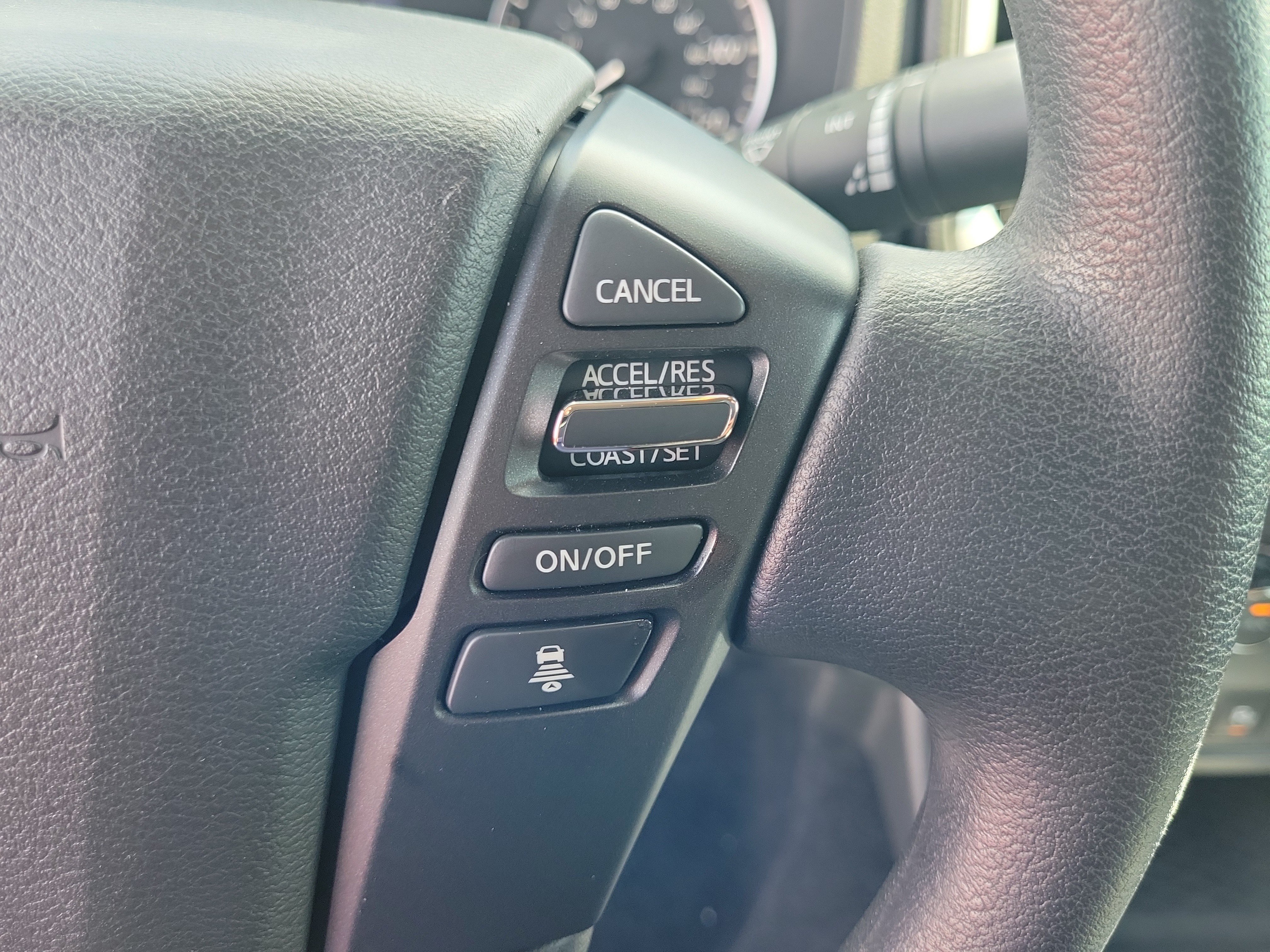 Certified 2025 Nissan Frontier SV RWD image 17