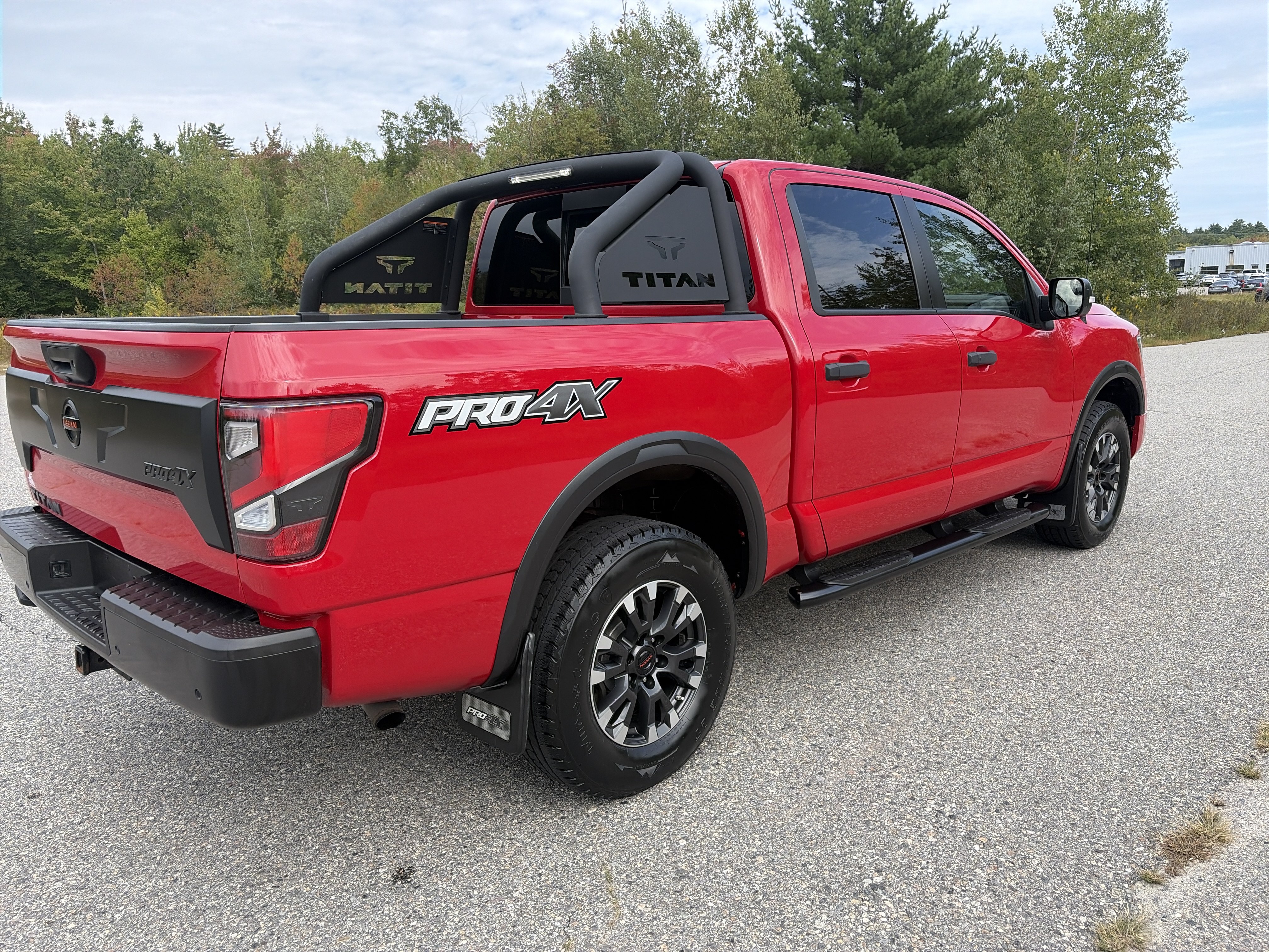 Used 2021 Nissan Titan PRO-4X w/ Pro-4x Convenience Package AWD/4WD image 8