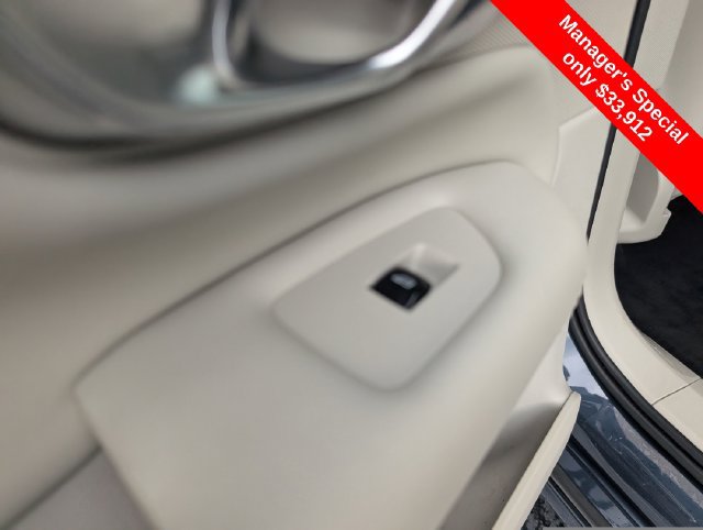 Used 2023 Volvo XC90 B6 Ultimate w/ Protection Package Premier AWD/4WD image 10