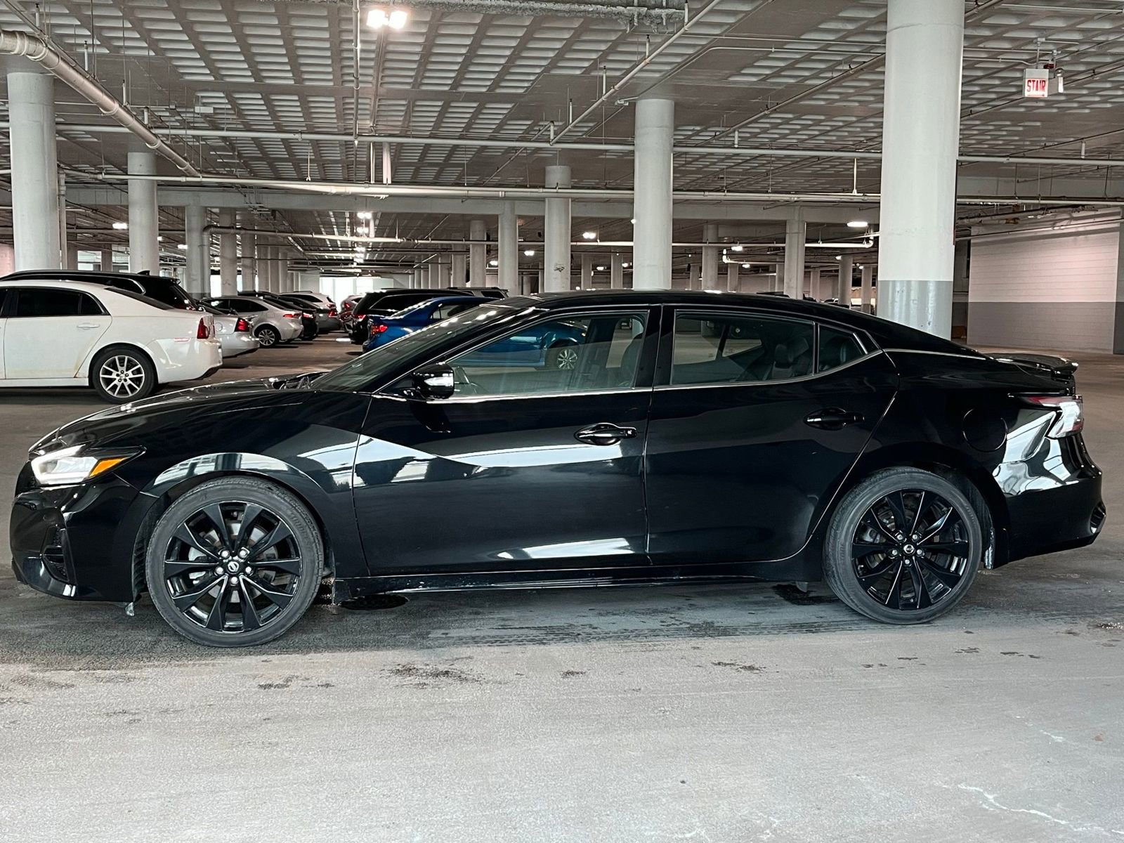 Used 2022 Nissan Maxima SR w/ Sport Mat Group FWD image 7