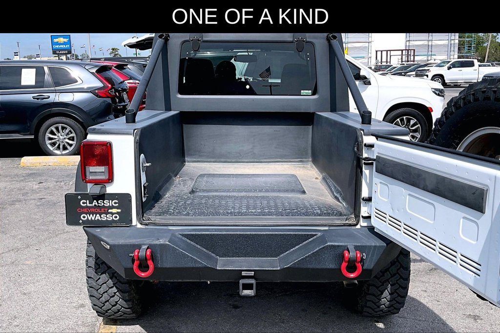 Used 2017 Jeep Wrangler Unlimited Rubicon w/ Connectivity Group AWD/4WD image 15