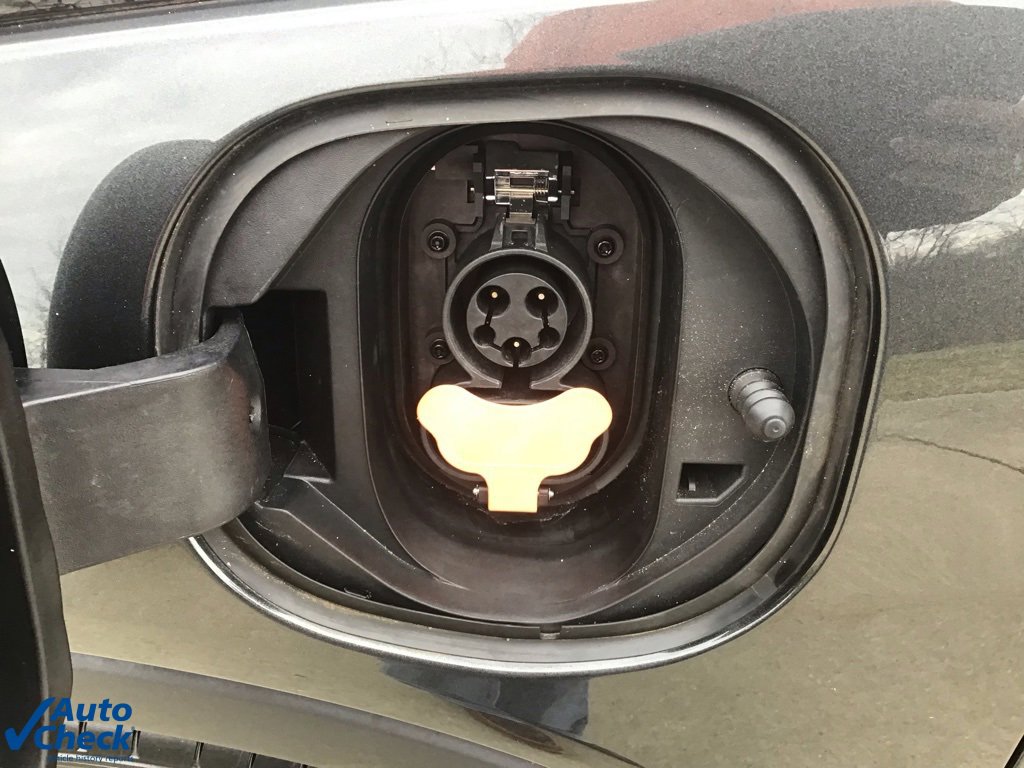 Used 2019 Chevrolet Bolt Premier w/ Infotainment Package image 43