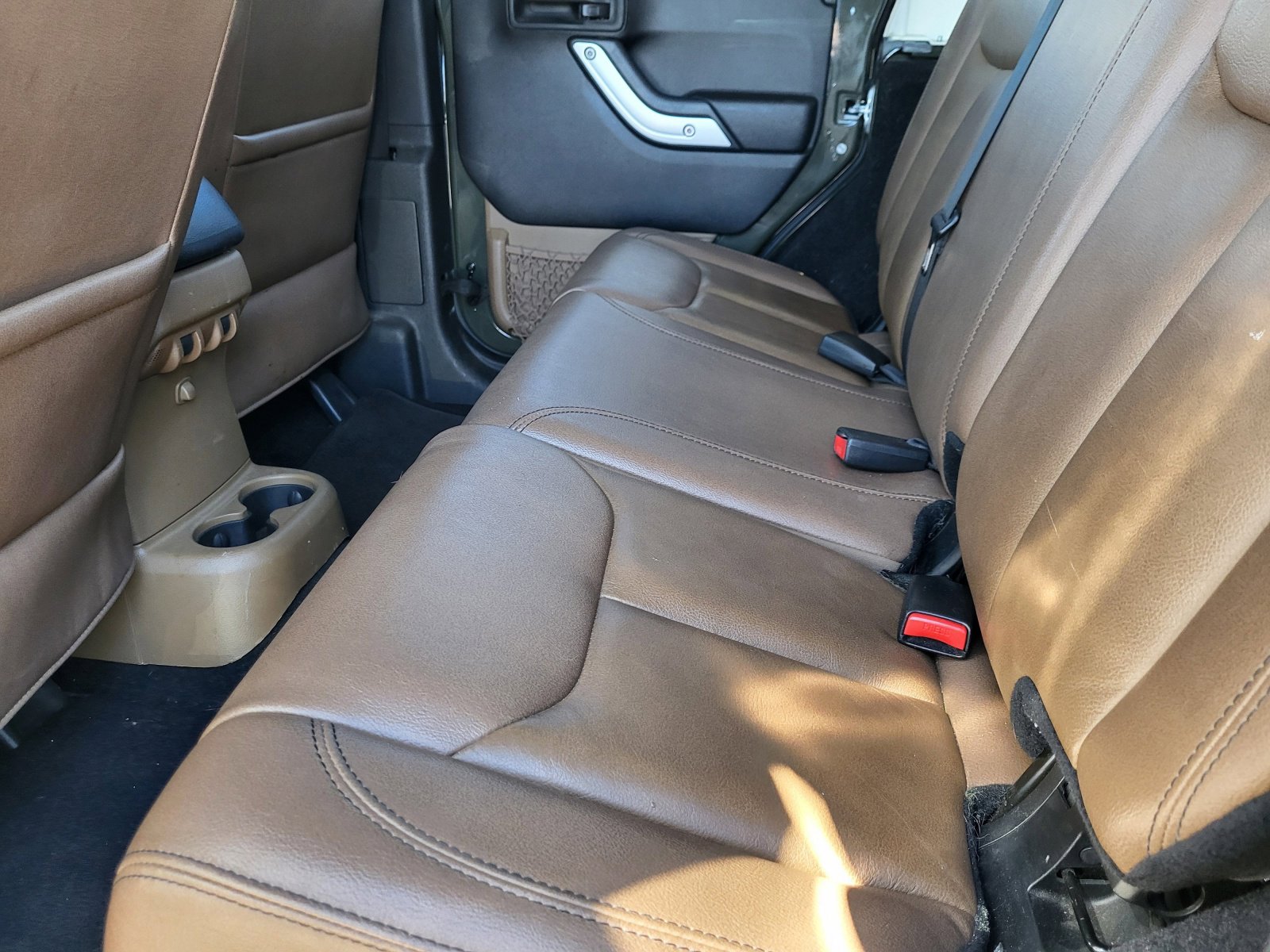 Used 2024 Jeep Wrangler Unlimited Rubicon 4xe image 17