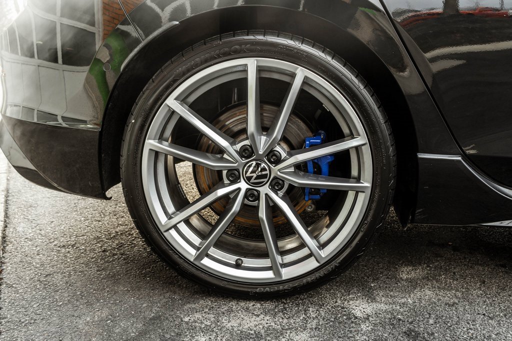 Used 2024 Volkswagen Golf R image 33