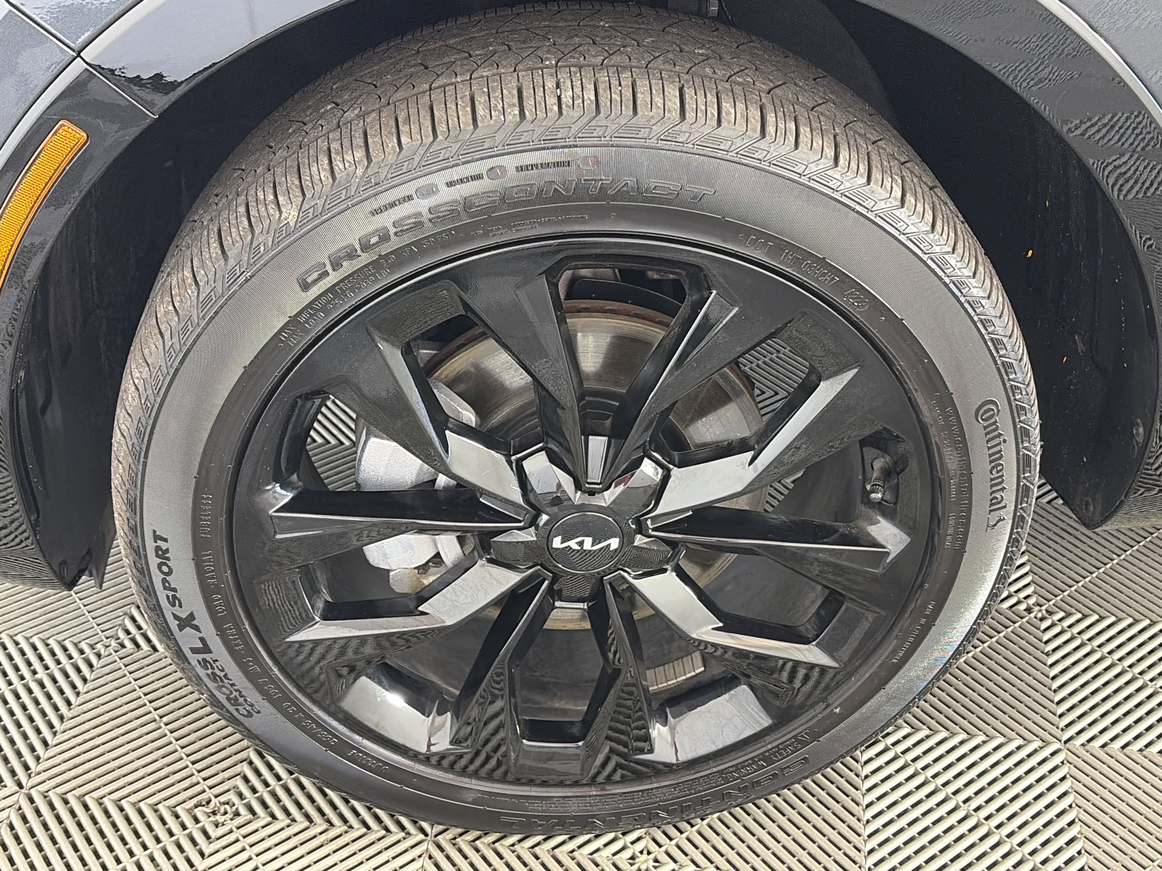 Certified 2023 Kia Sorento SX AWD/4WD image 14