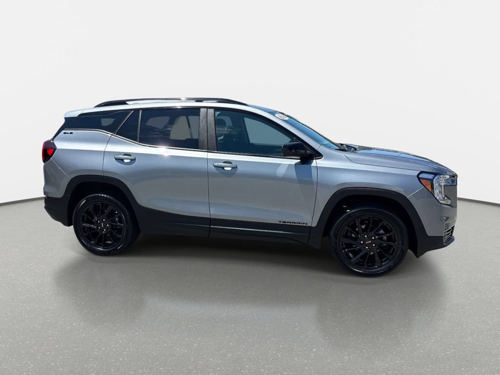 Used 2024 GMC Terrain SLE w/ Driver Convenience Package AWD/4WD image 3