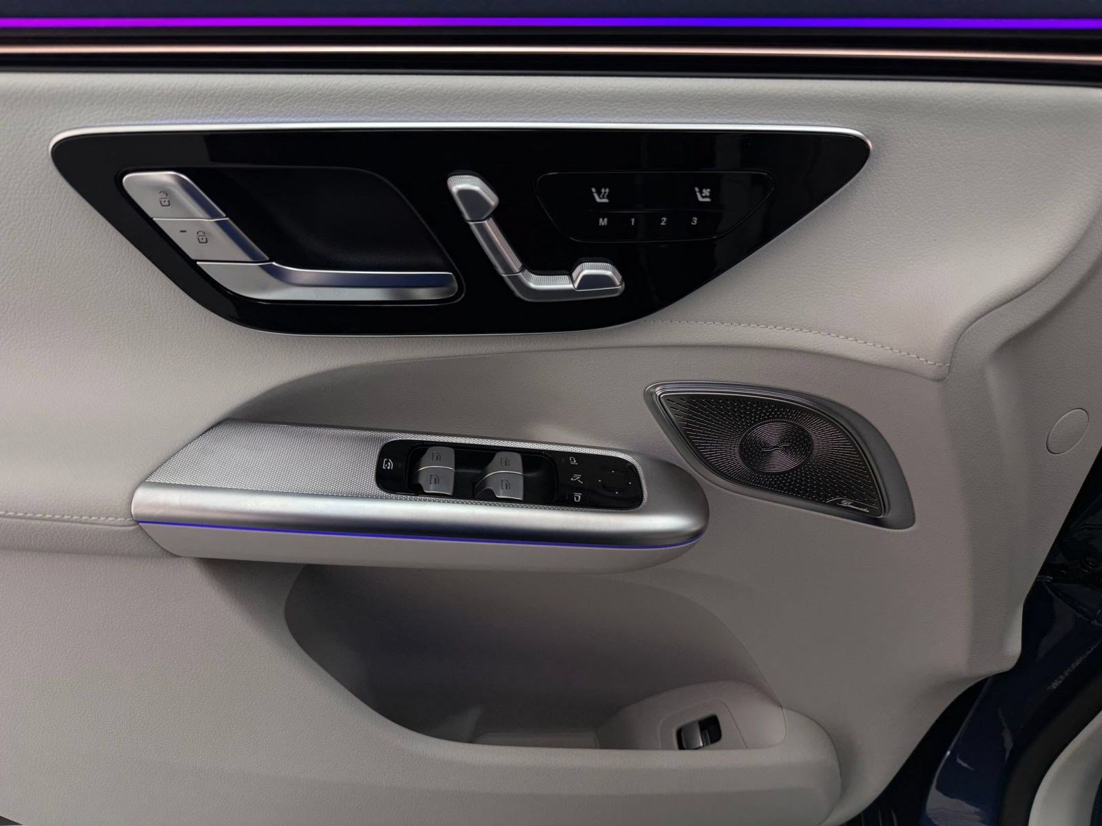 New 2027 Mercedes-Benz EQE 320 4MATIC SUV image 11