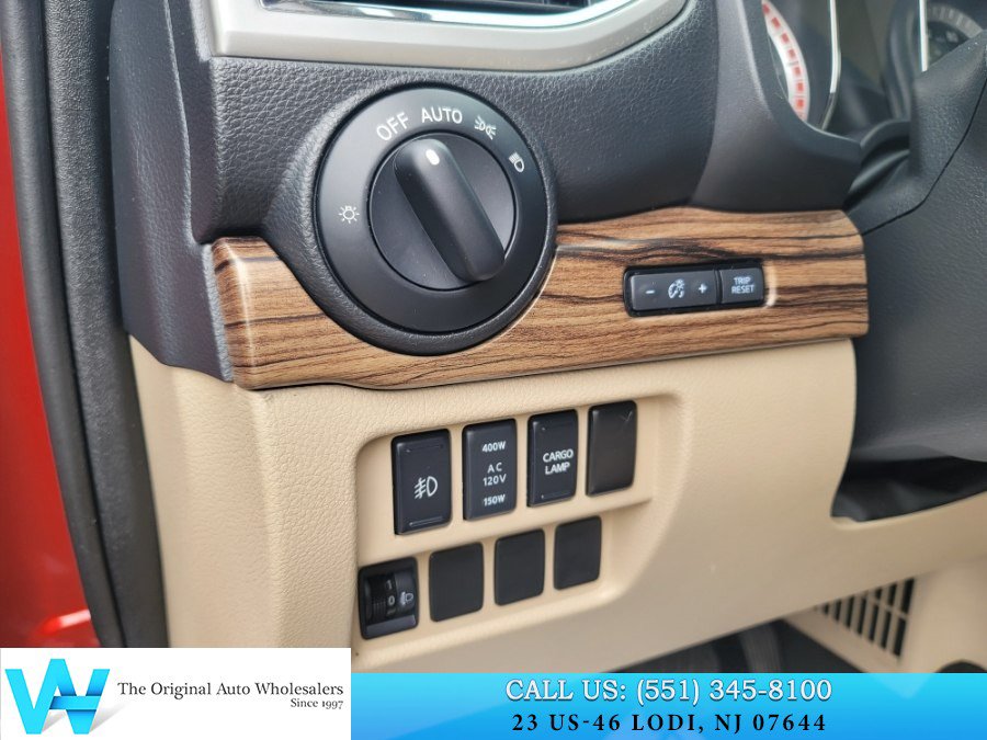 Used 2019 Nissan Titan SL AWD/4WD image 16