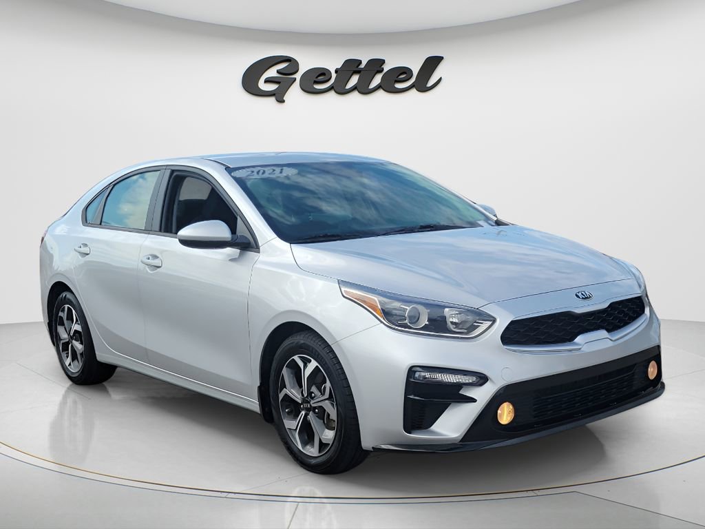 Used 2021 Kia Forte LXS image 2