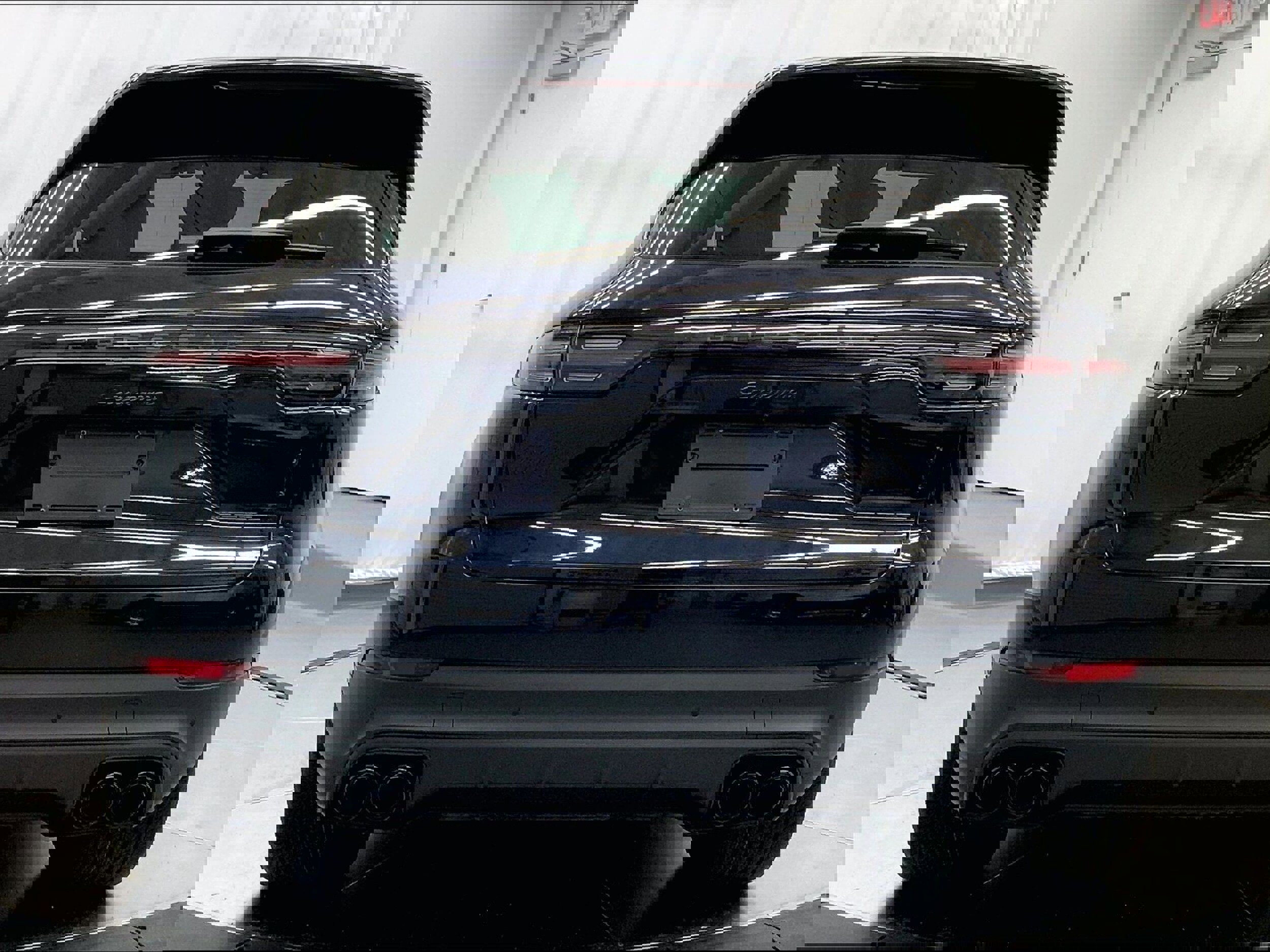 Used 2023 Porsche Cayenne Platinum Edition image 6