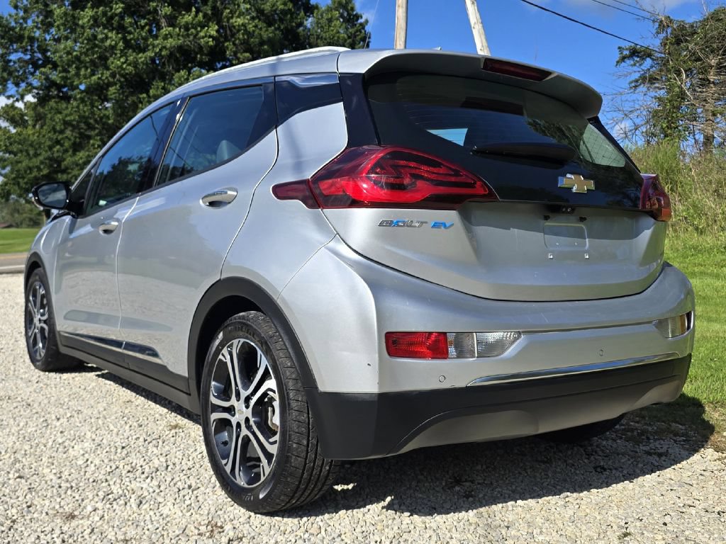 Used 2018 Chevrolet Bolt Premier w/ Driver Confidence II Package FWD image 5