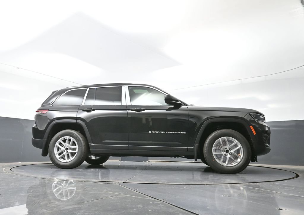 New 2025 Jeep Grand Cherokee Laredo X w/ Luxury Tech Group I image 35