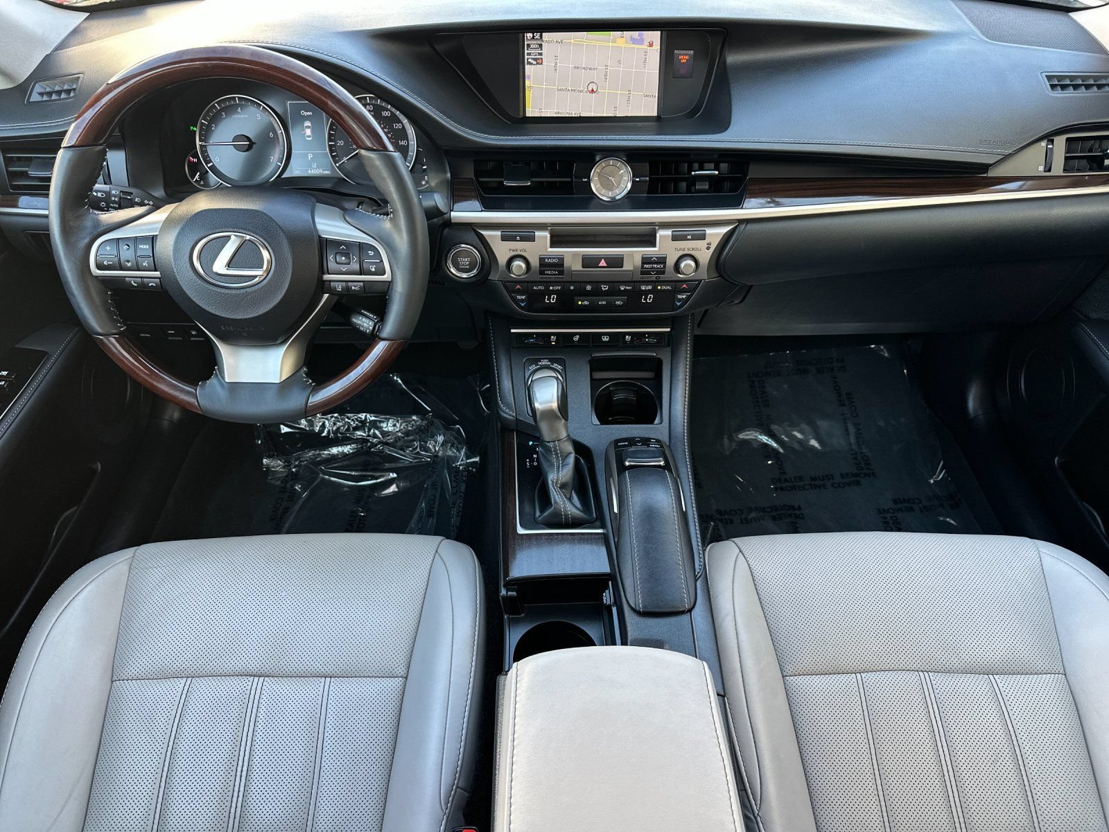 Used 2018 Lexus ES 350 w/ Luxury Package w/Wood Trim FWD image 15