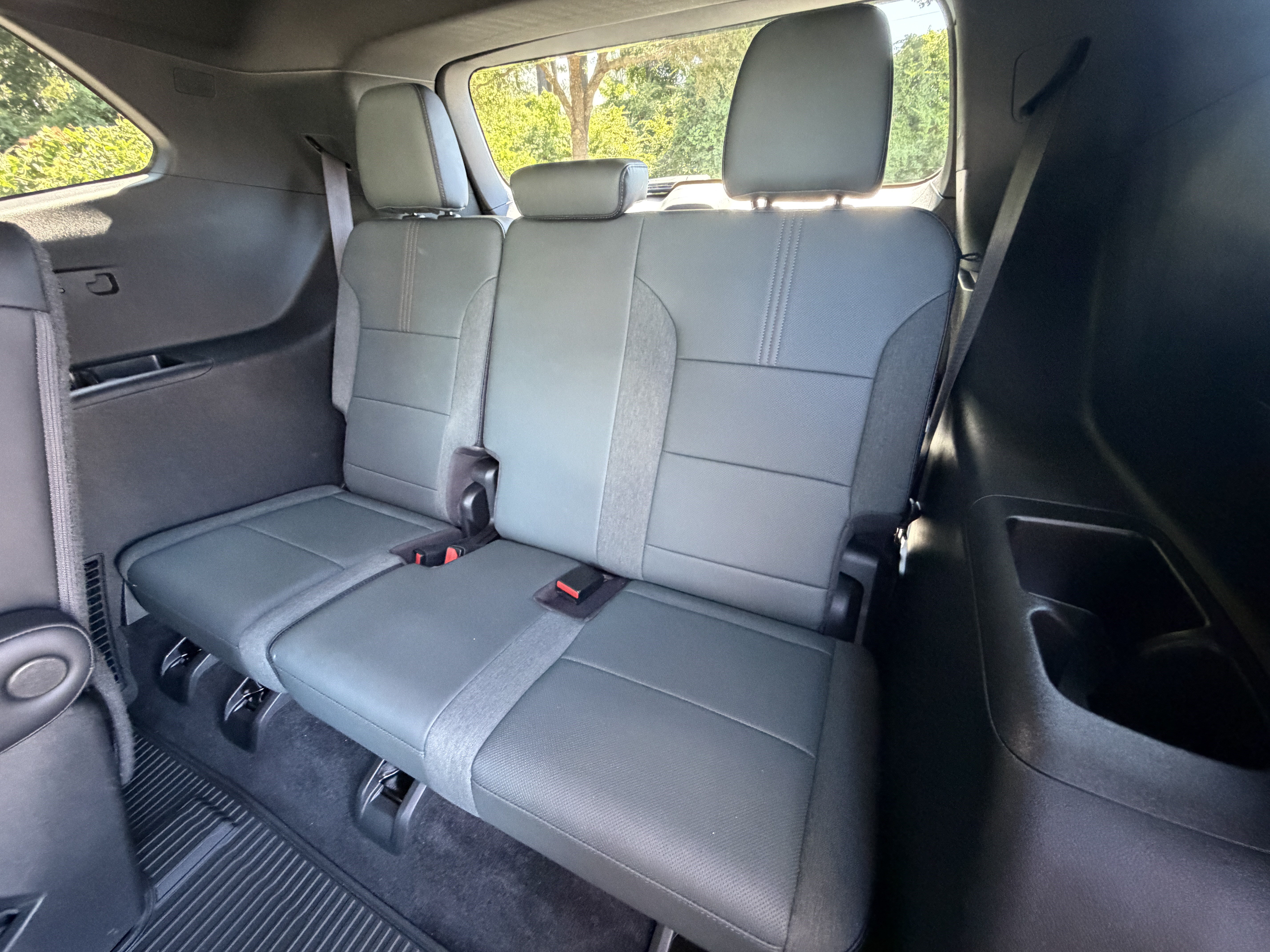 Used 2025 GMC Acadia AT4 w/ Luxury Package AWD/4WD image 17