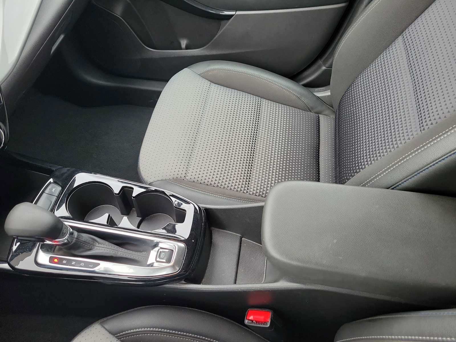 Used 2025 Chevrolet Trax LT FWD image 20