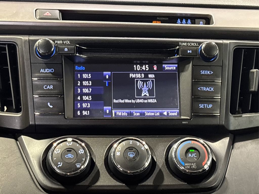 Used 2018 Toyota RAV4 LE image 19