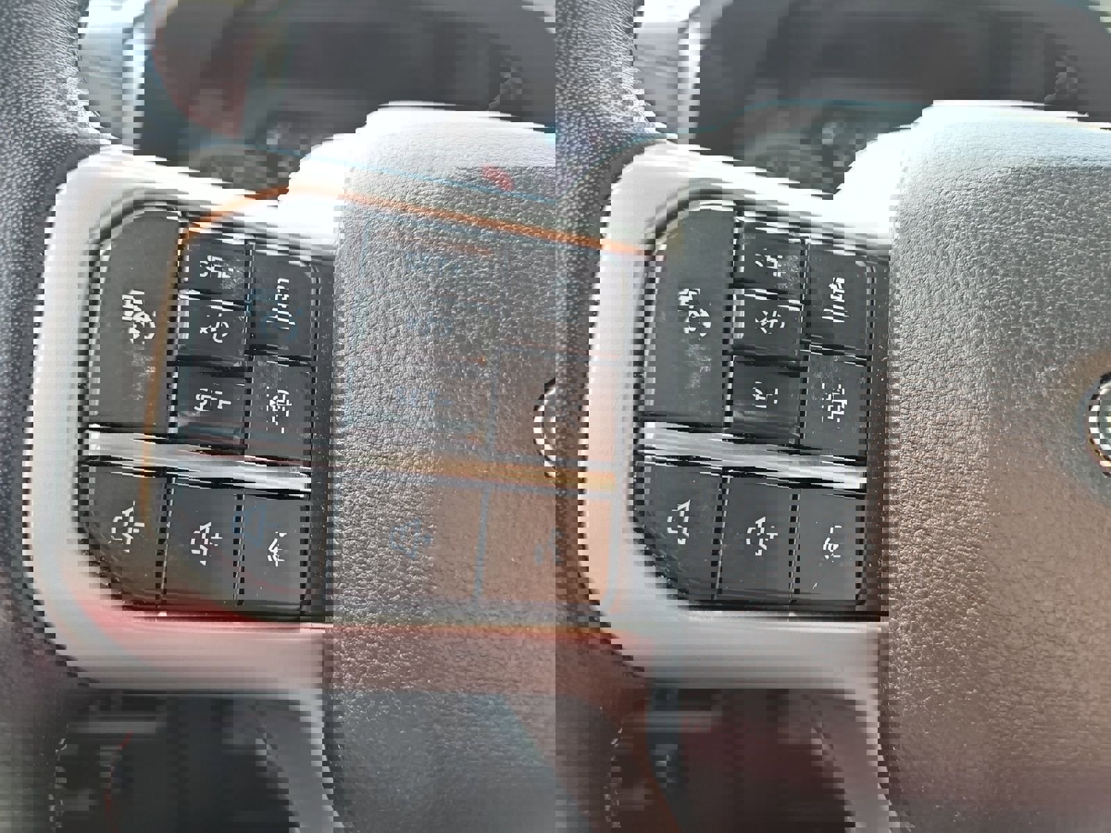 Used 2024 Ford Expedition Limited image 25