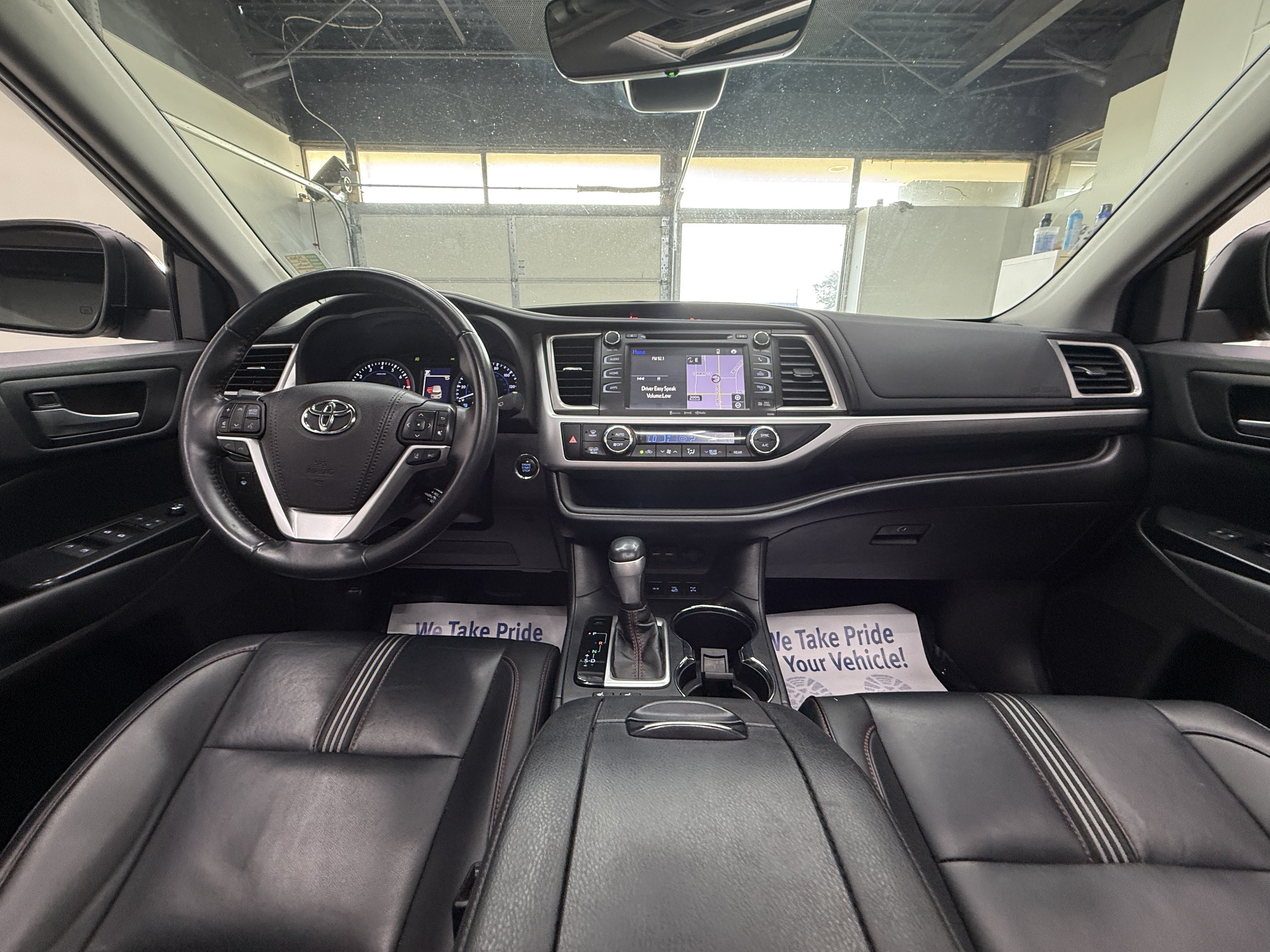 Used 2019 Toyota Highlander XLE AWD/4WD image 11