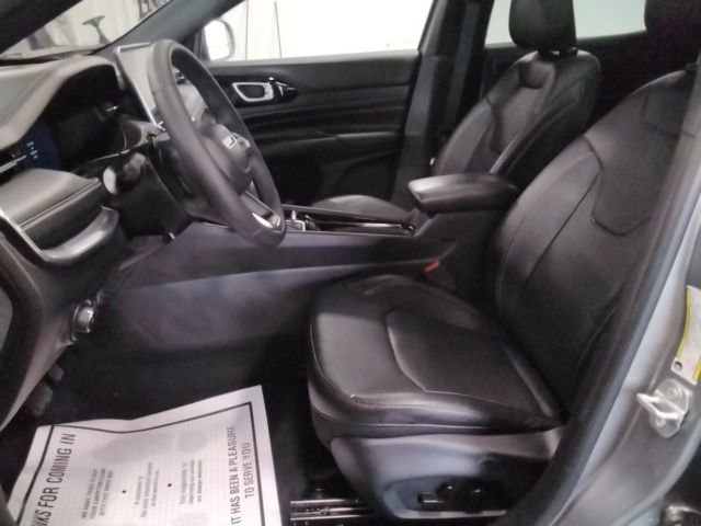 Used 2024 Jeep Compass Limited w/ High Altitude Package AWD/4WD image 13