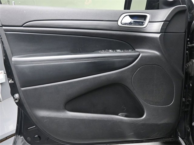 Used 2022 Jeep Grand Cherokee Laredo X image 12