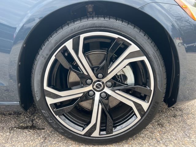 Certified 2024 Volvo S60 B5 Plus AWD/4WD image 12