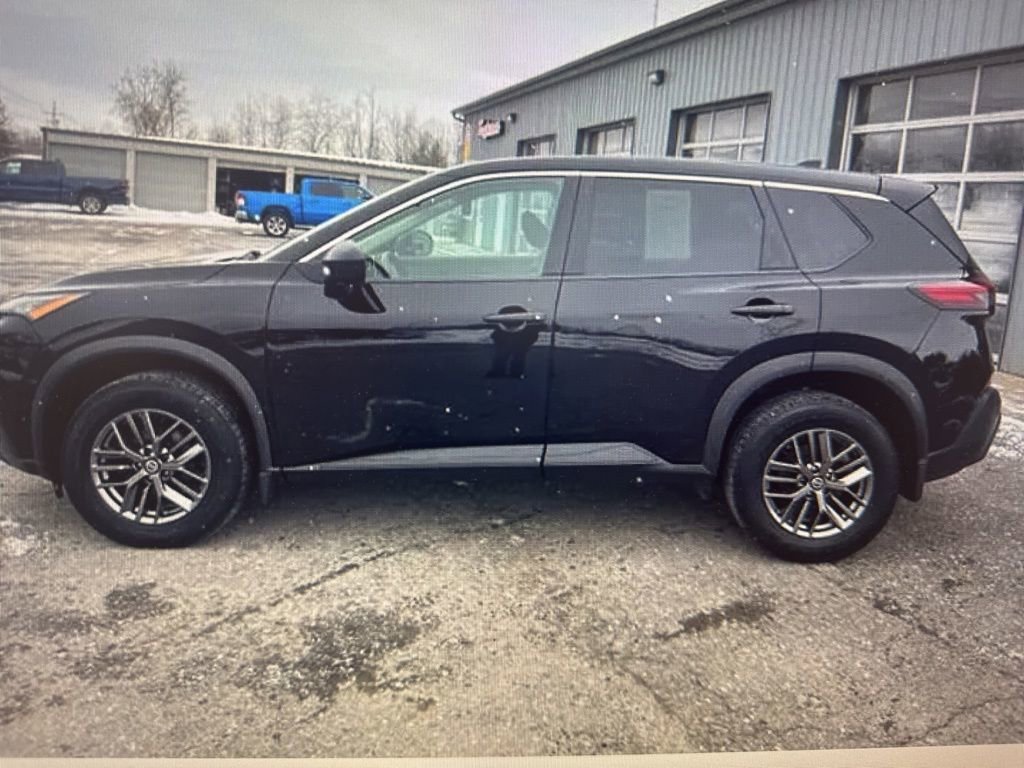 Used 2021 Nissan Rogue S image 3