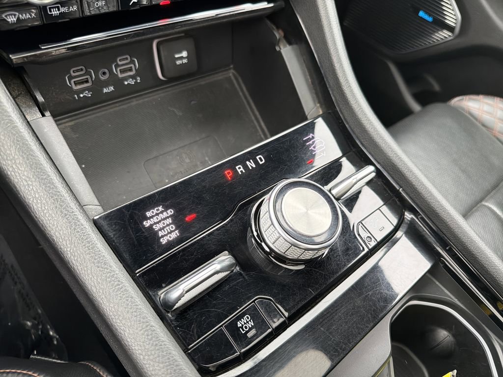 Used 2022 Jeep Grand Cherokee Summit w/ Advanced Protech Group IV AWD/4WD image 27