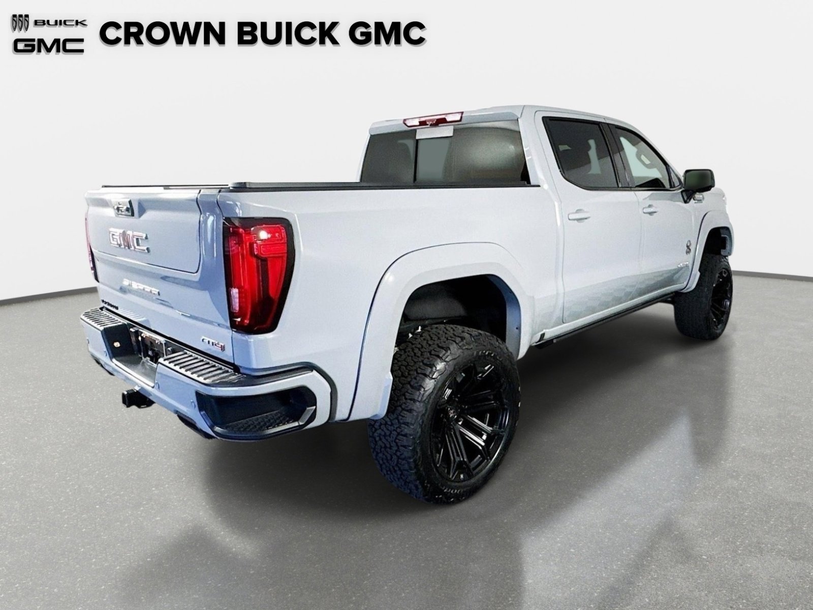 Used 2025 GMC Sierra 1500 AT4 w/ AT4 Premium Package AWD/4WD image 5