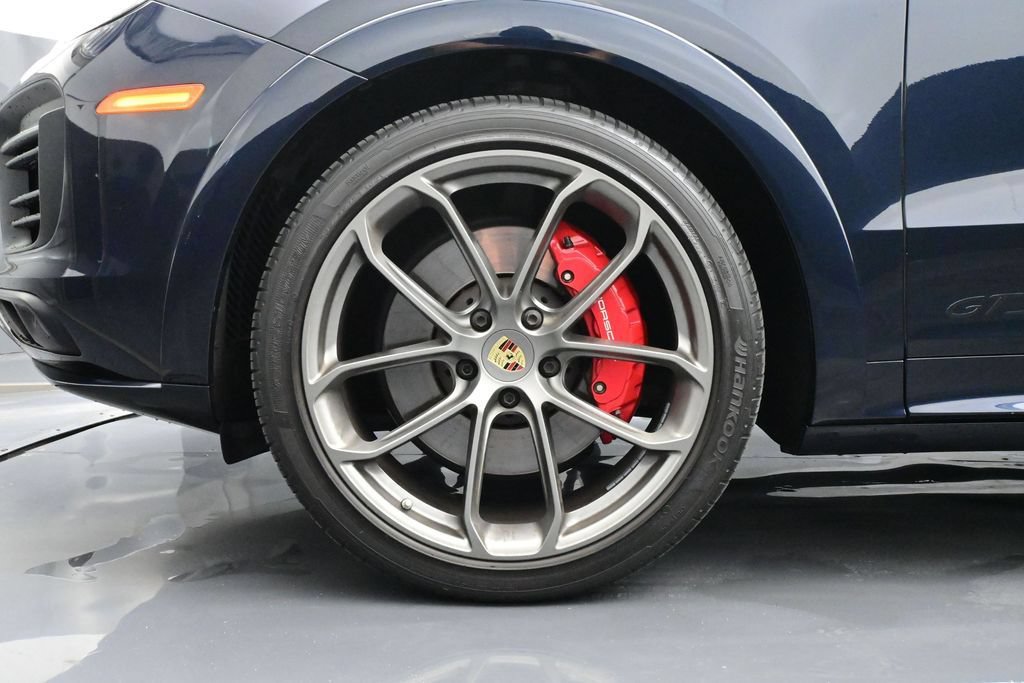 Certified 2023 Porsche Cayenne GTS AWD/4WD image 6