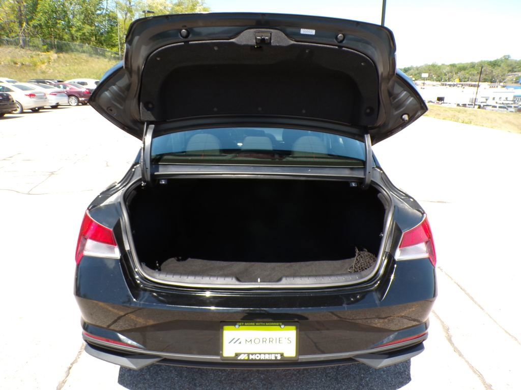Certified 2023 Hyundai Elantra SEL w/ Convenience Package FWD image 17