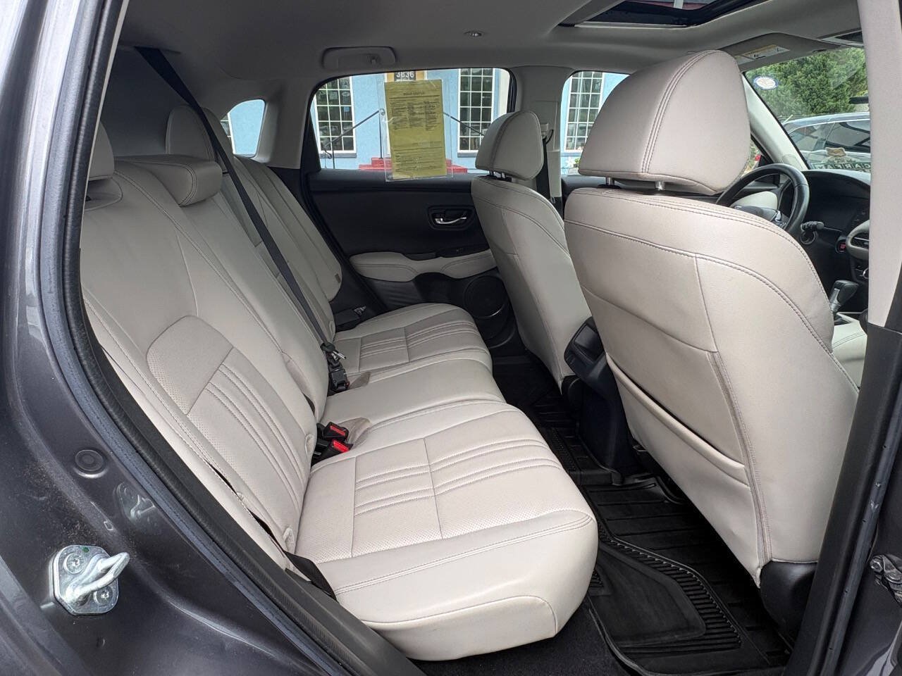 Used 2023 Honda HR-V EX-L image 16