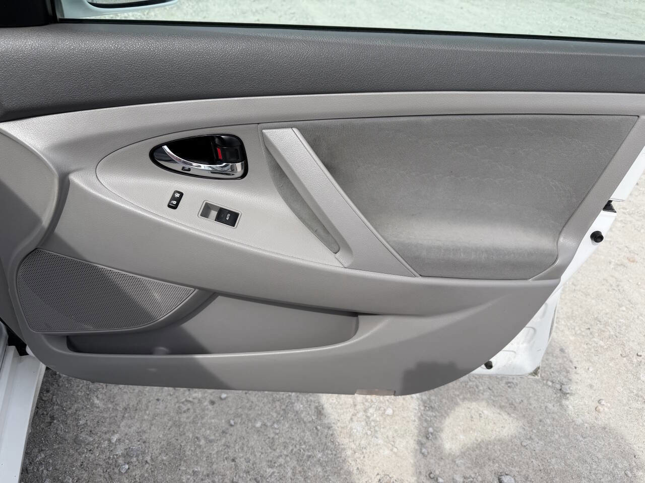 Used 2010 Toyota Camry LE image 20