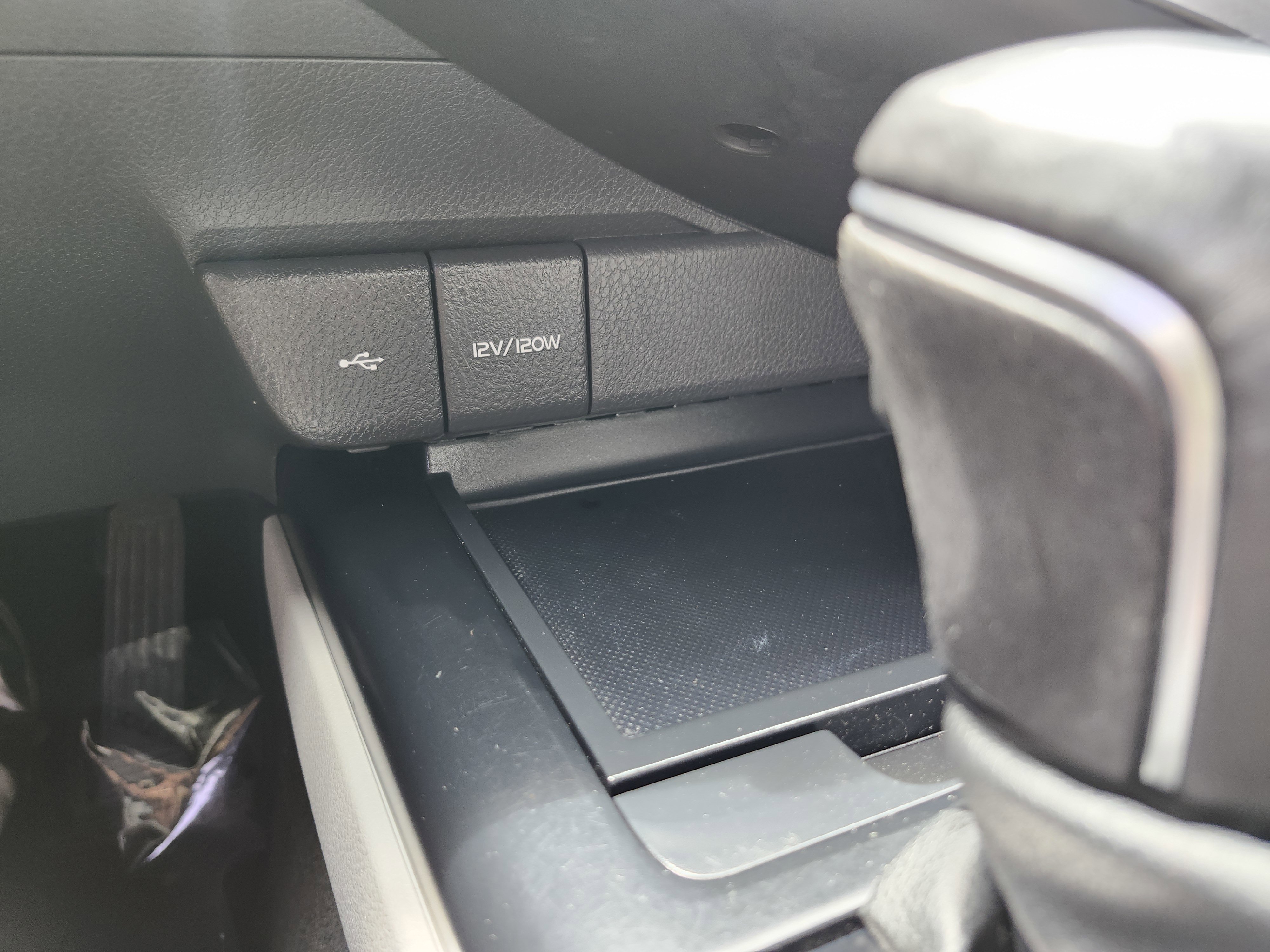 Used 2020 Toyota Camry SE FWD image 8