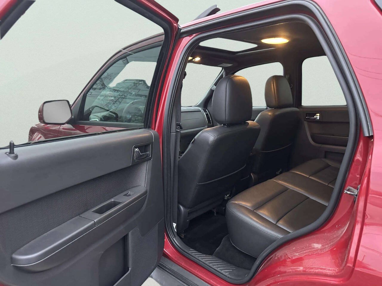 Used 2011 Ford Escape Limited w/ 302A Rapid Spec Order Code FWD image 13