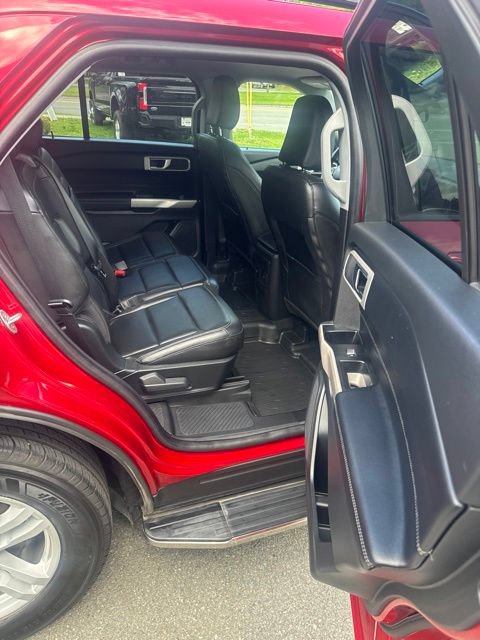 Used 2022 Ford Explorer XLT w/ Equipment Group 202A AWD/4WD image 21