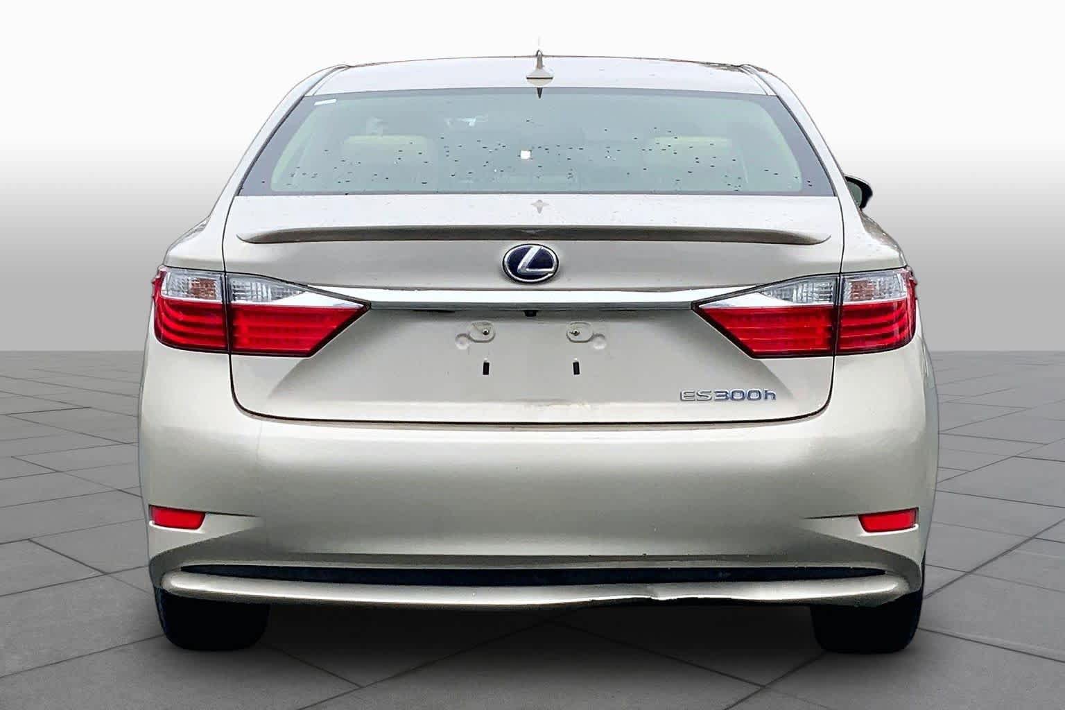 Used 2014 Lexus ES 300h w/ Premium Package w/Bamboo Trim image 5