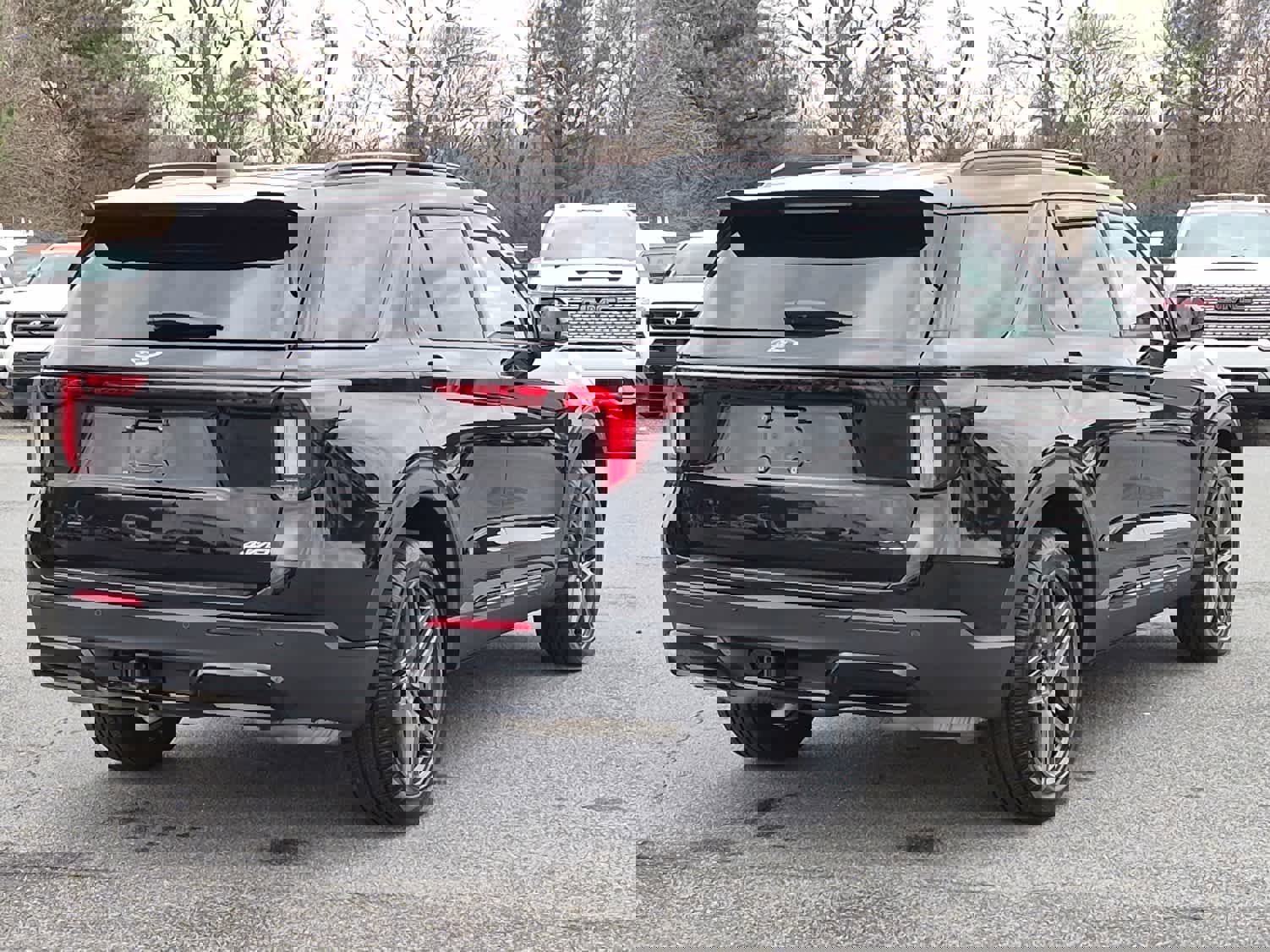 Used 2025 Ford Explorer ST-Line w/ ST-Line Street Pack image 3