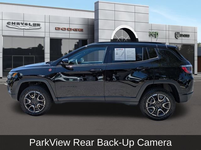 Used 2025 Jeep Compass Trailhawk image 8