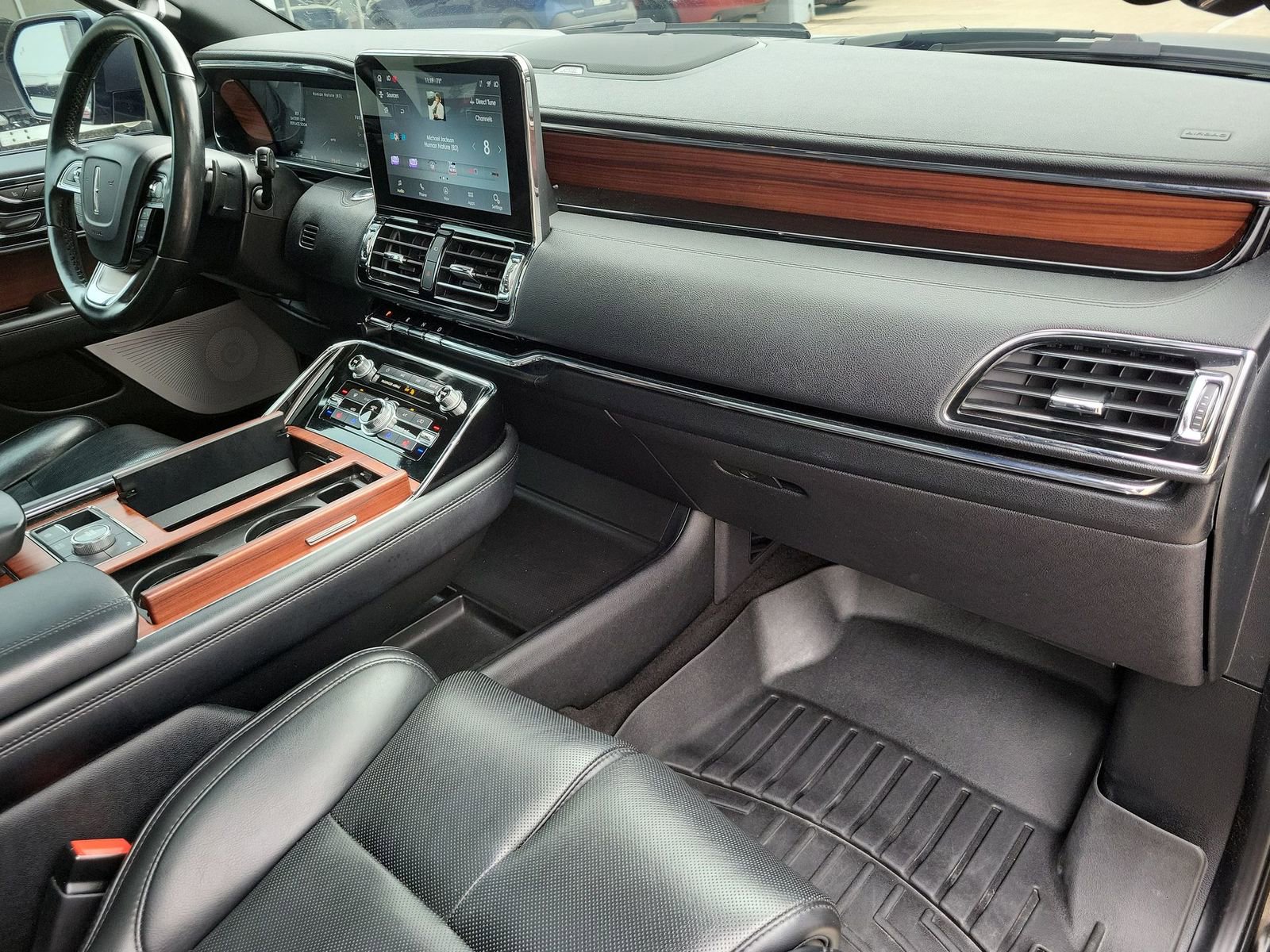 Used 2020 Lincoln Navigator L Reserve w/ Equipment Group 208A Reserve AWD/4WD image 30