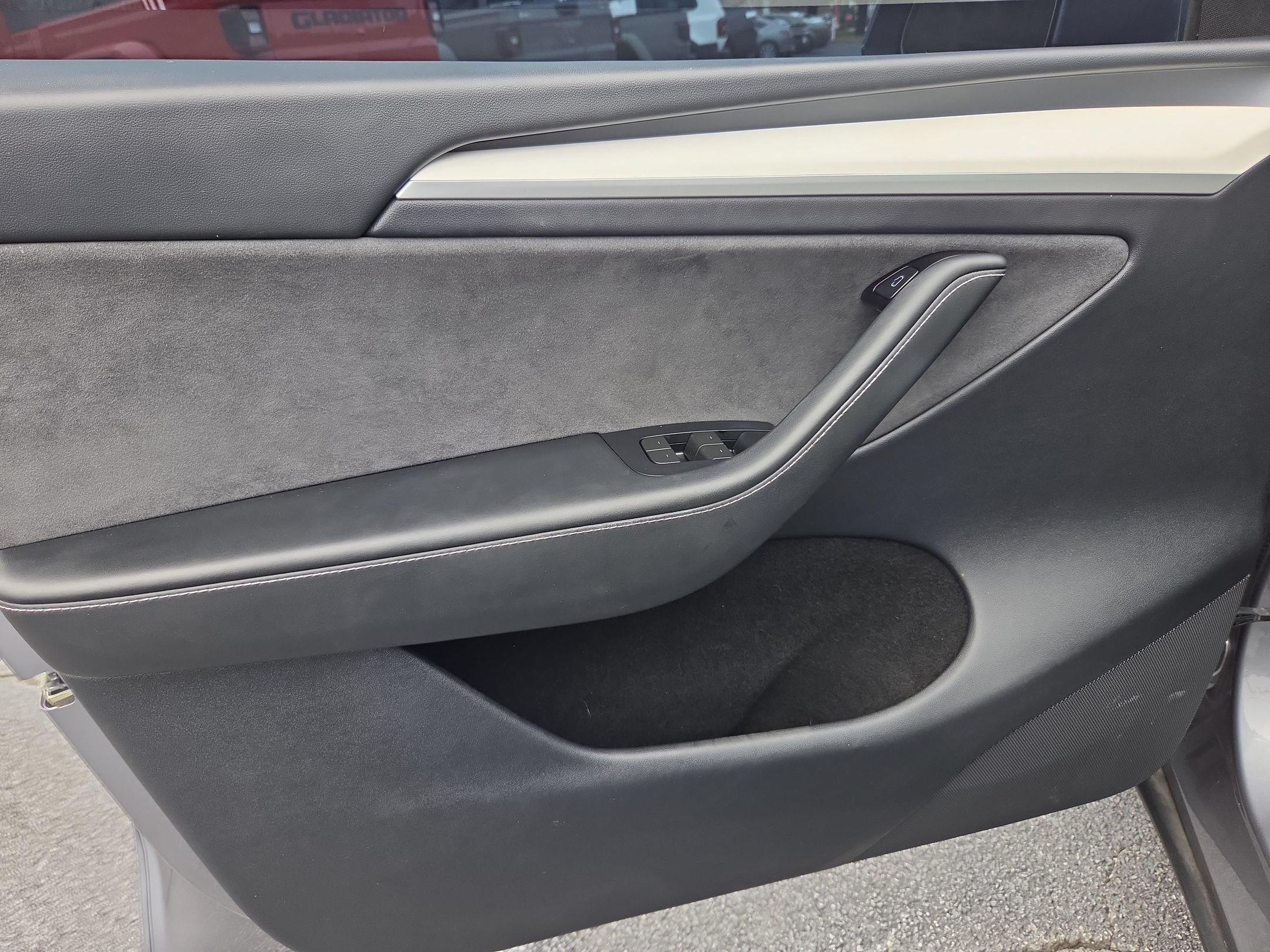 Used 2024 Tesla Model Y Performance AWD/4WD image 10
